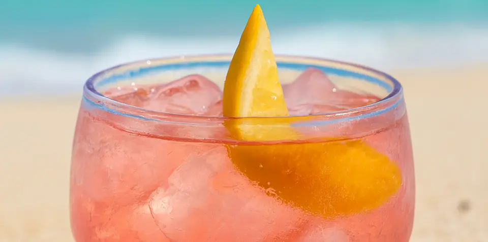 Maraca: gin e campari em harmonia com banana