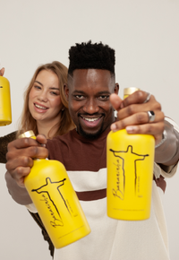 Kit 2 Garrafas Licor Fino de Banana + 2 Copos de Shot 50ml - Bananinha Carioca - imagem 2