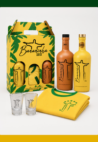 Kit Amalerinha da Copa | 2 Licores Finos Bananinha + Banoffee + 2 Copos de Shot de Vidro + Camiseta Vintage de Brinde - imagem 1