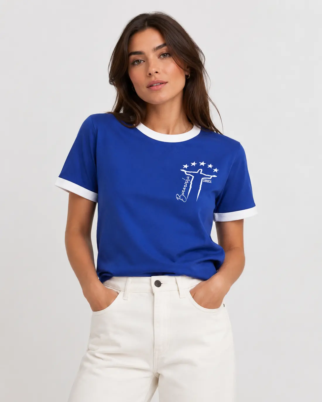 Kit Amalerinha da Copa | 2 Licores Finos Bananinha + Banoffee + 2 Copos de Shot de Vidro + Camiseta Vintage de Brinde