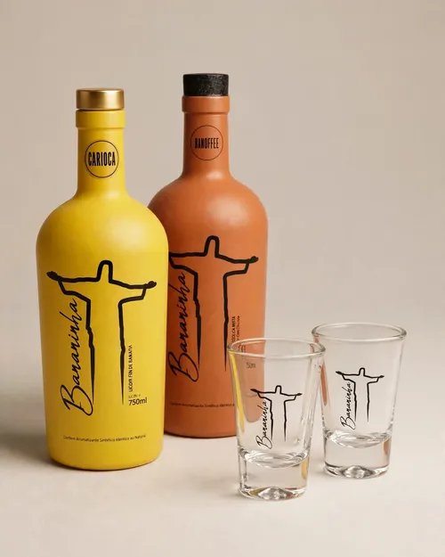 Kit Pai em Dose Dupla - Licor Fino de Banana + Licor Banoffee + 2 Copos de Shot