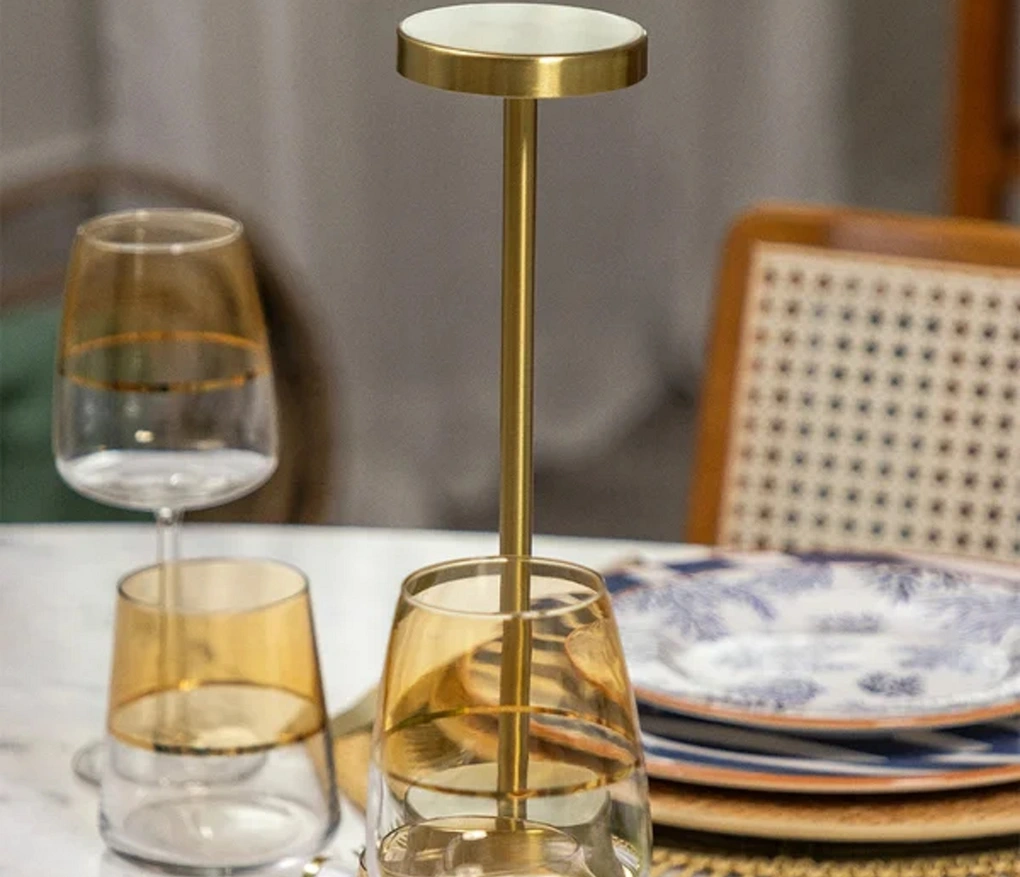 Luminária de Mesa Copa e Cia Tátil Regulável Holly Old Gold