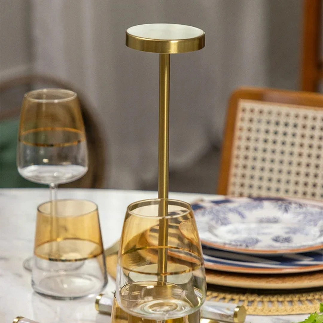 Luminária de Mesa Copa&Cia Tátil Regulável Holly Old Gold