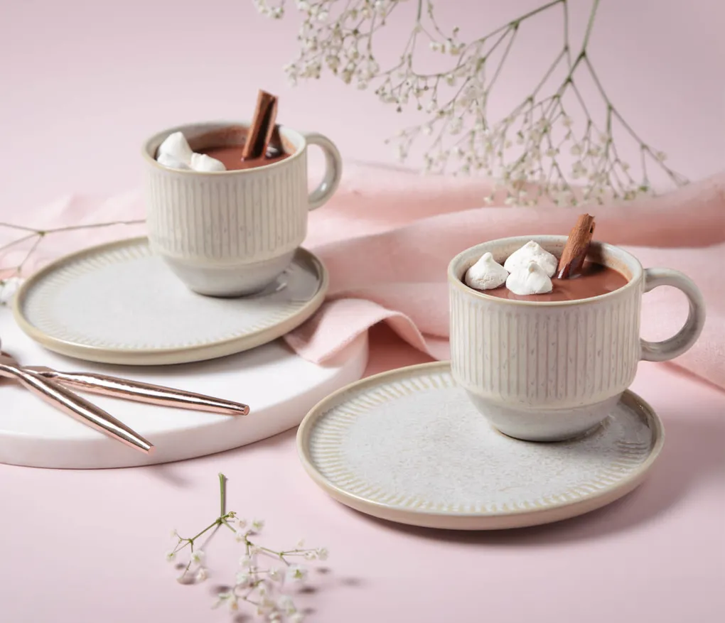 Conjunto com 6 Xícaras de Chá Empilhável com 6 Pires Linhas Latte 230ml