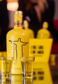 Copinho de Shot Vidro 50ml – Bananinha Carioca - imagem 2