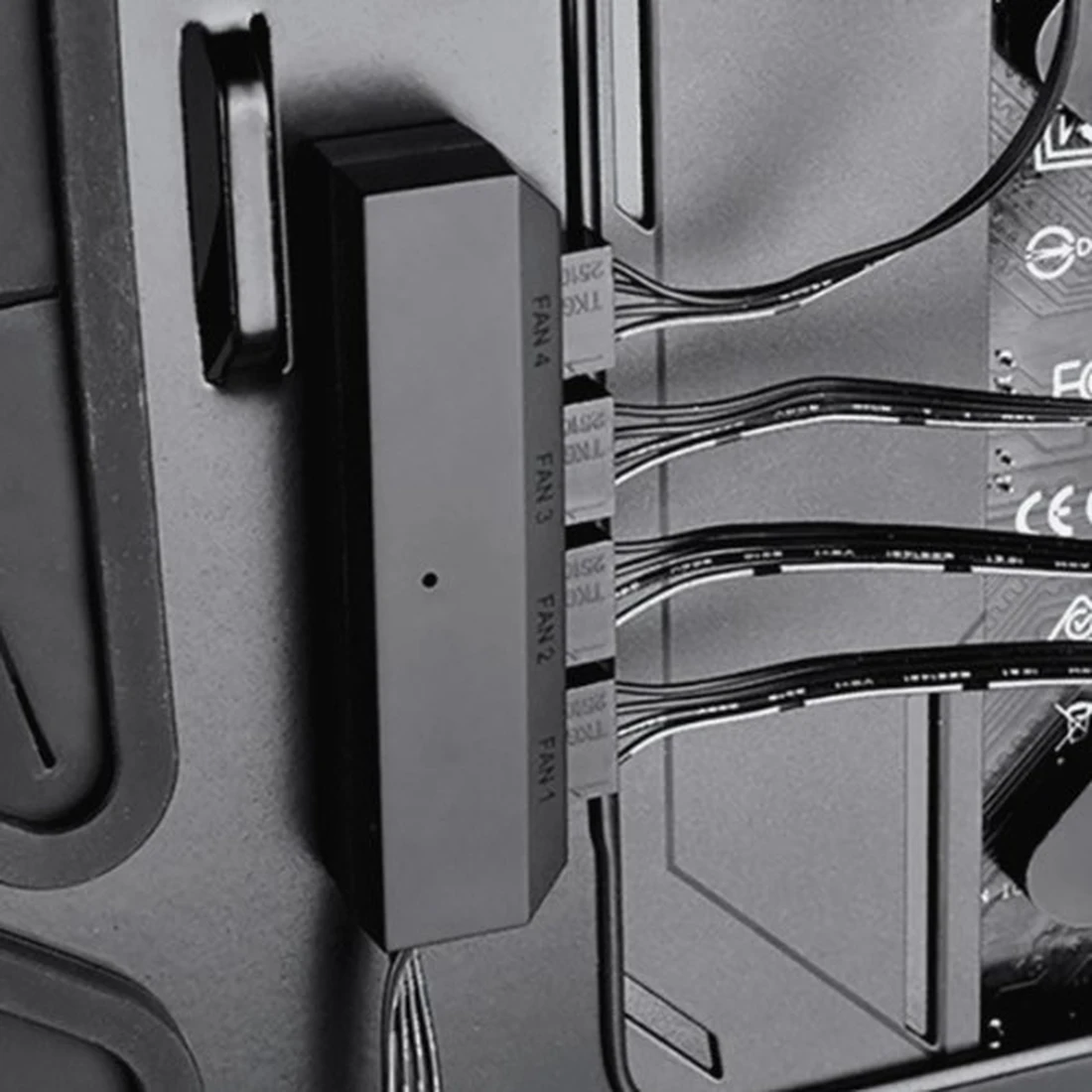 Hub Controlador De Fan Deepcool Fh-04 - imagem 4