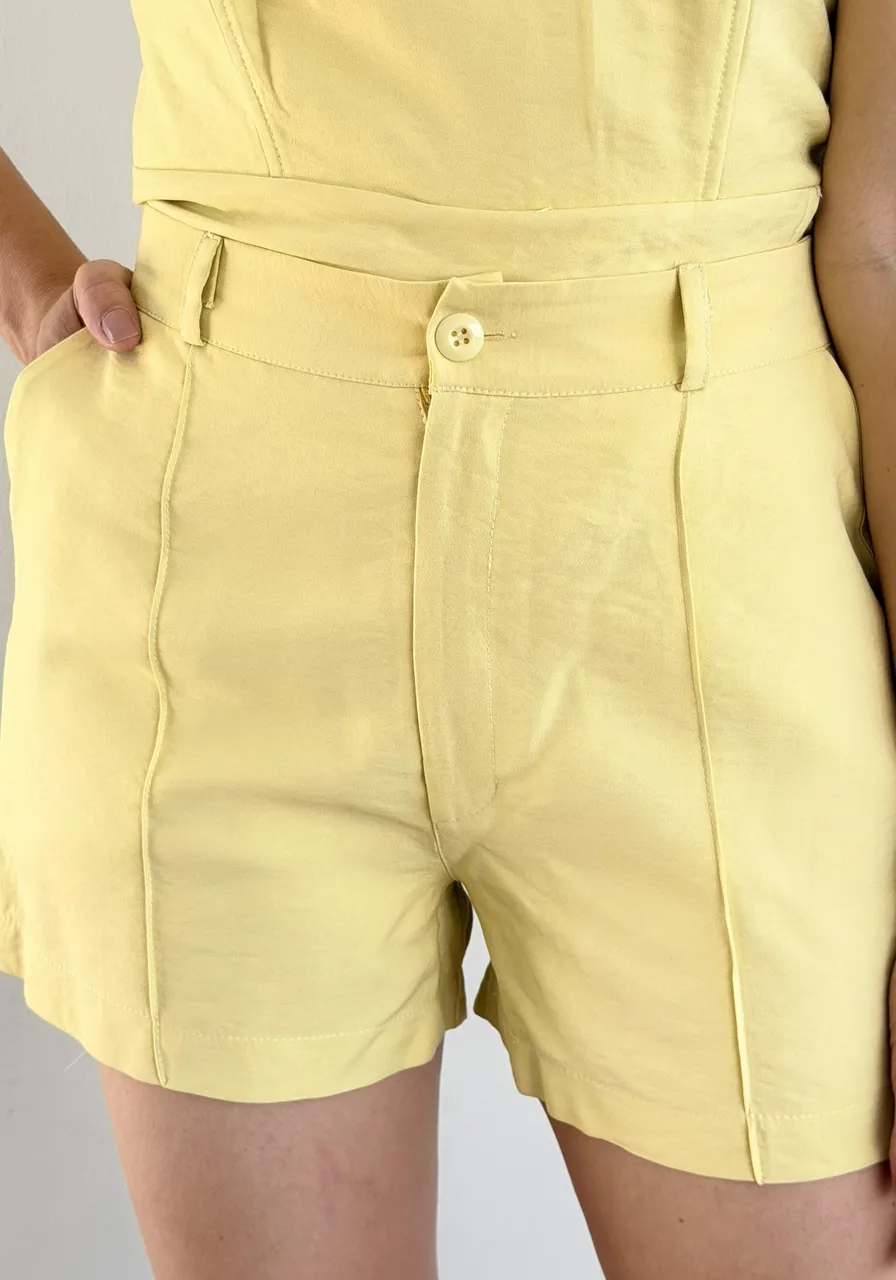 Short Carla
