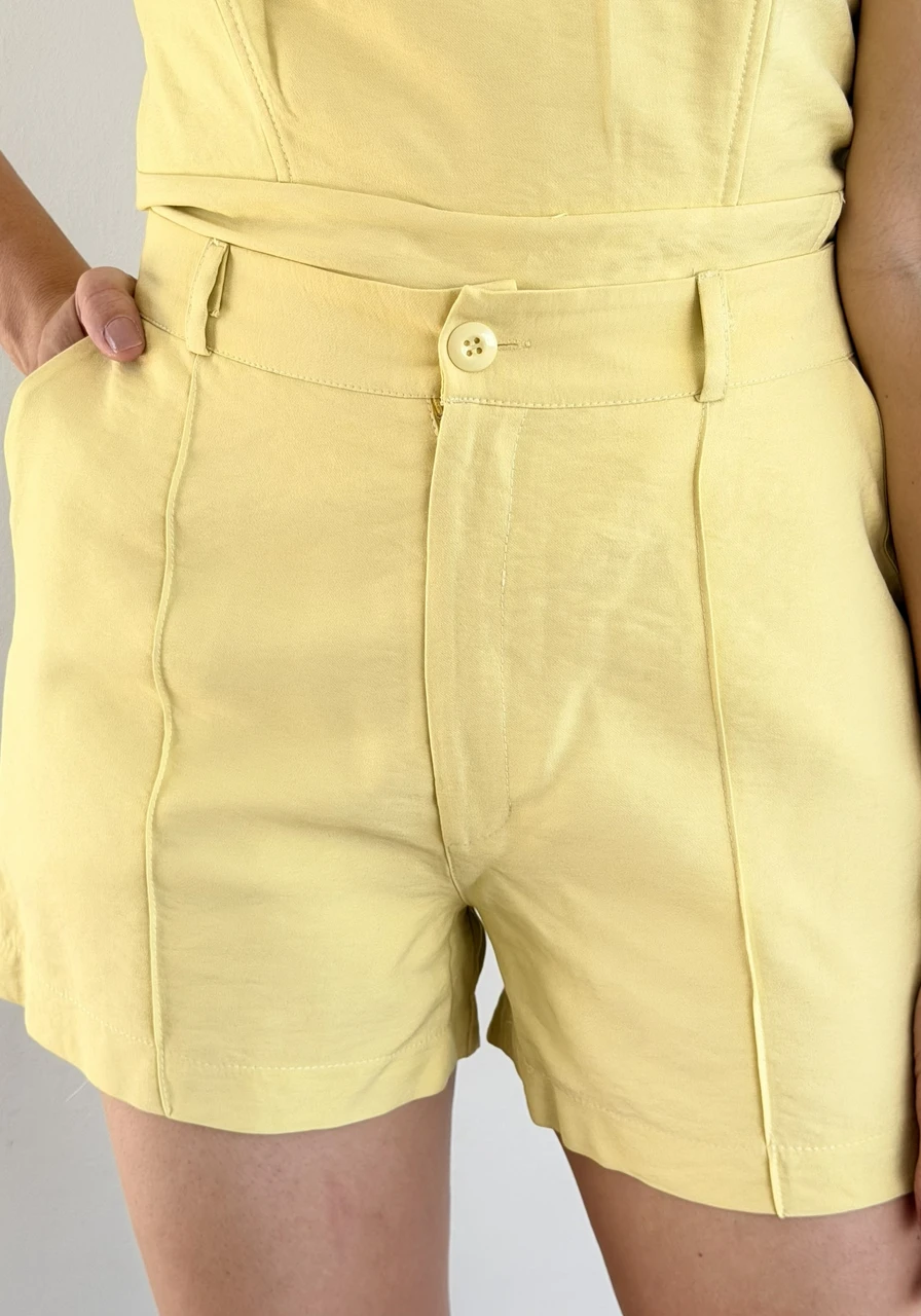 Short Carla