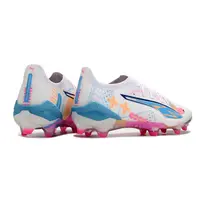 Chuteira Campo Puma Ultra 5 Ultimate FG Branca, Azul e Rosa - imagem 3