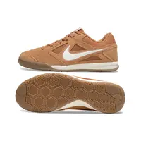 Chuteira Futsal Supreme x Nike SB Gato IC Marrom e Branco  - imagem 4