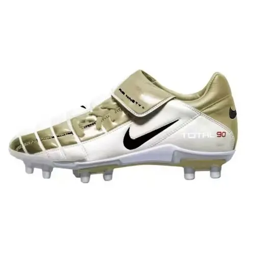 Chuteira Campo Nike Total 90 FG Branca e Dourado