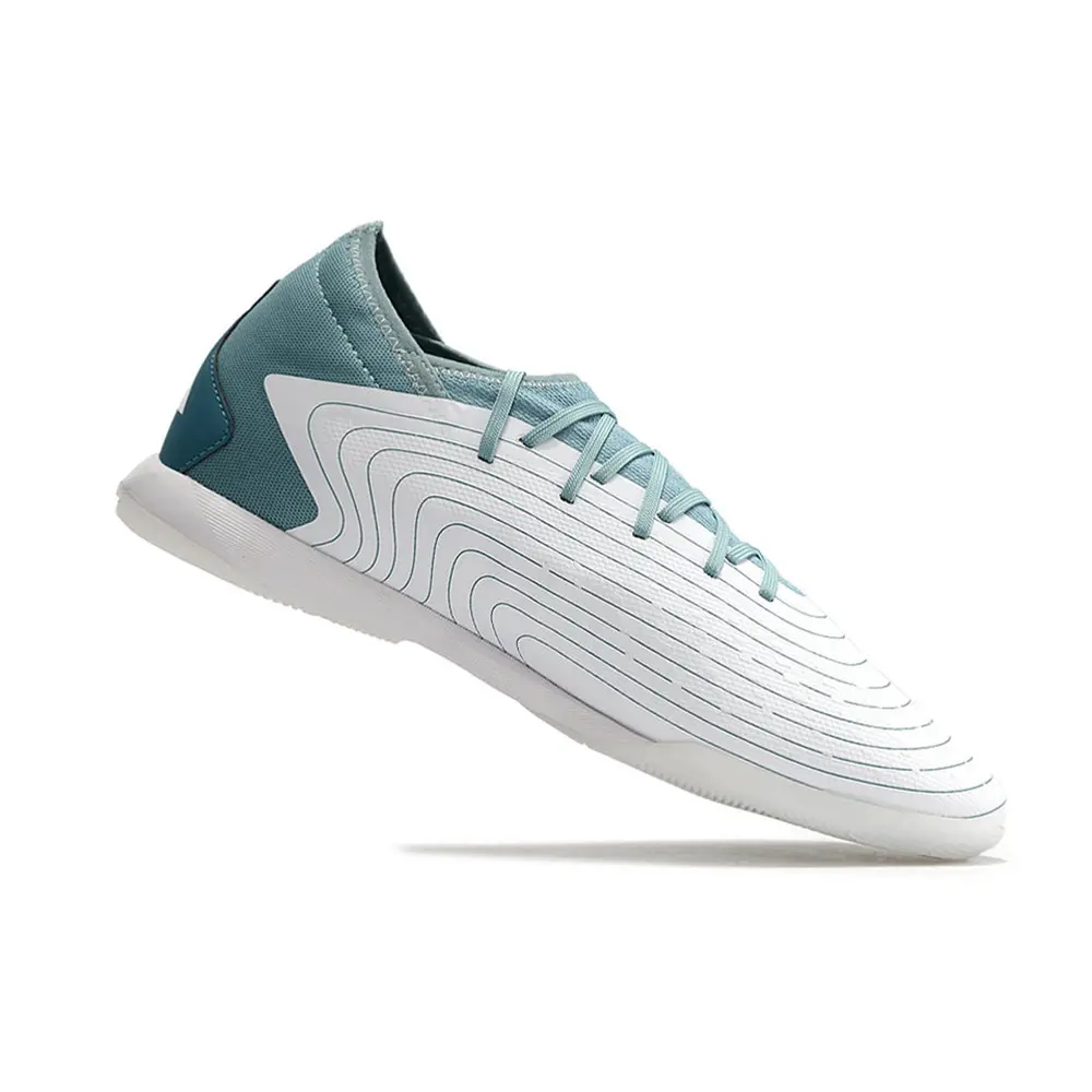 Chuteira Futsal Adidas Predator Accuracy | leve e confortável