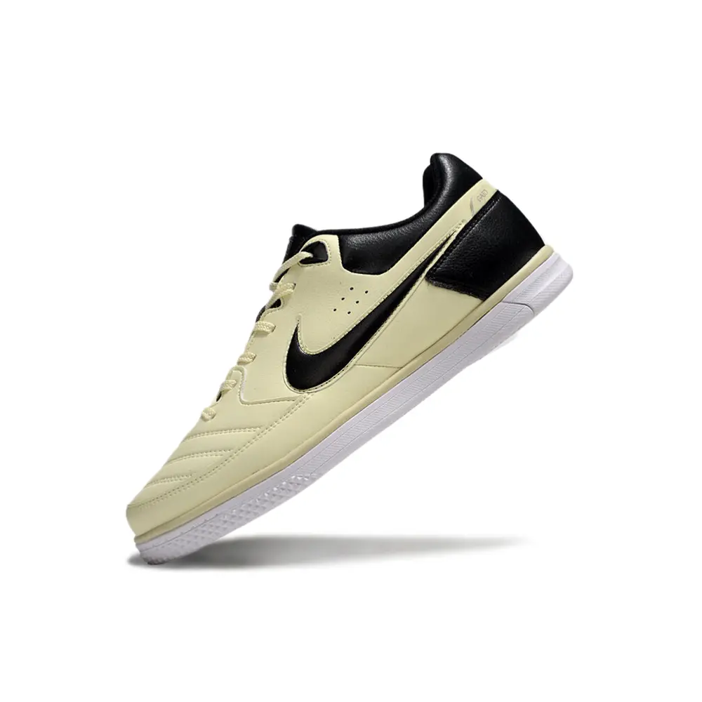 Chuteira Futsal Nike | Desempenho e Elegância