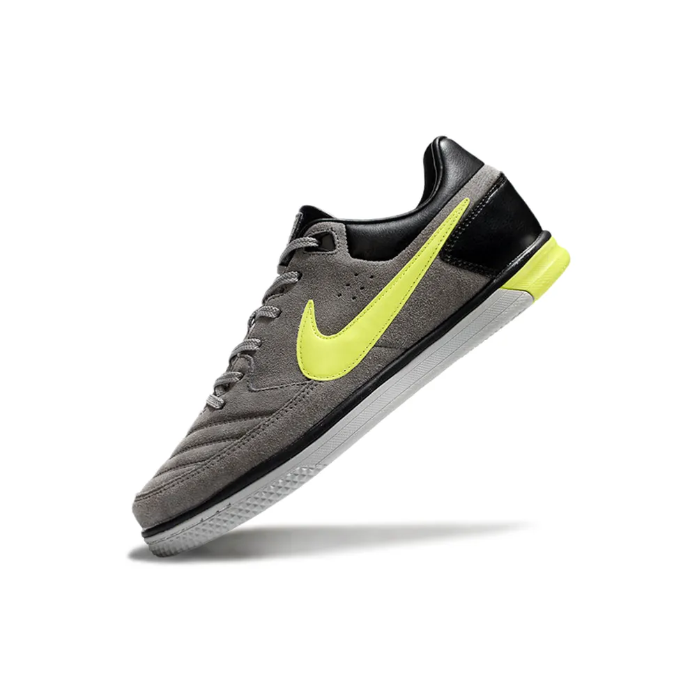 Chuteira Nike 5 Street Gato IC | Desempenho e Estilo