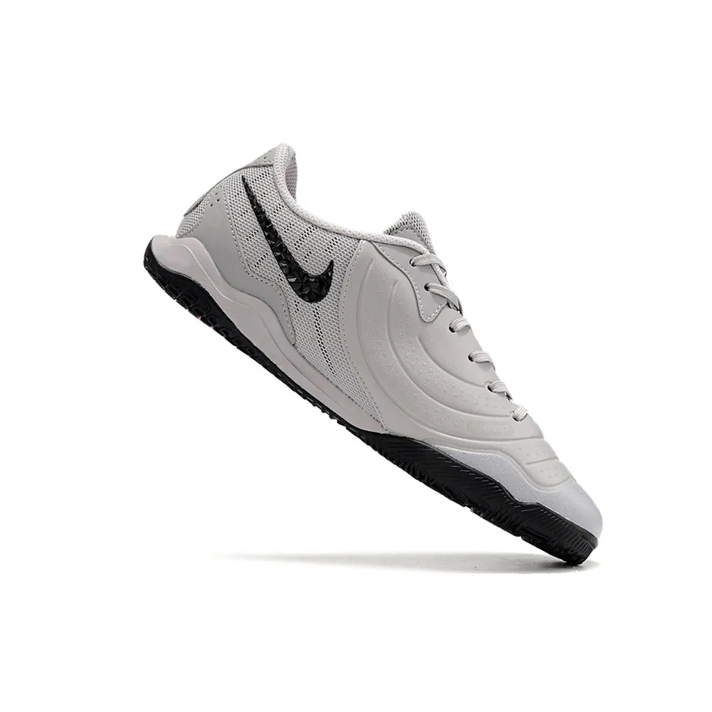 Chuteira Nike Tiempo Legend 10 IC | Prata e Preto Desempenho