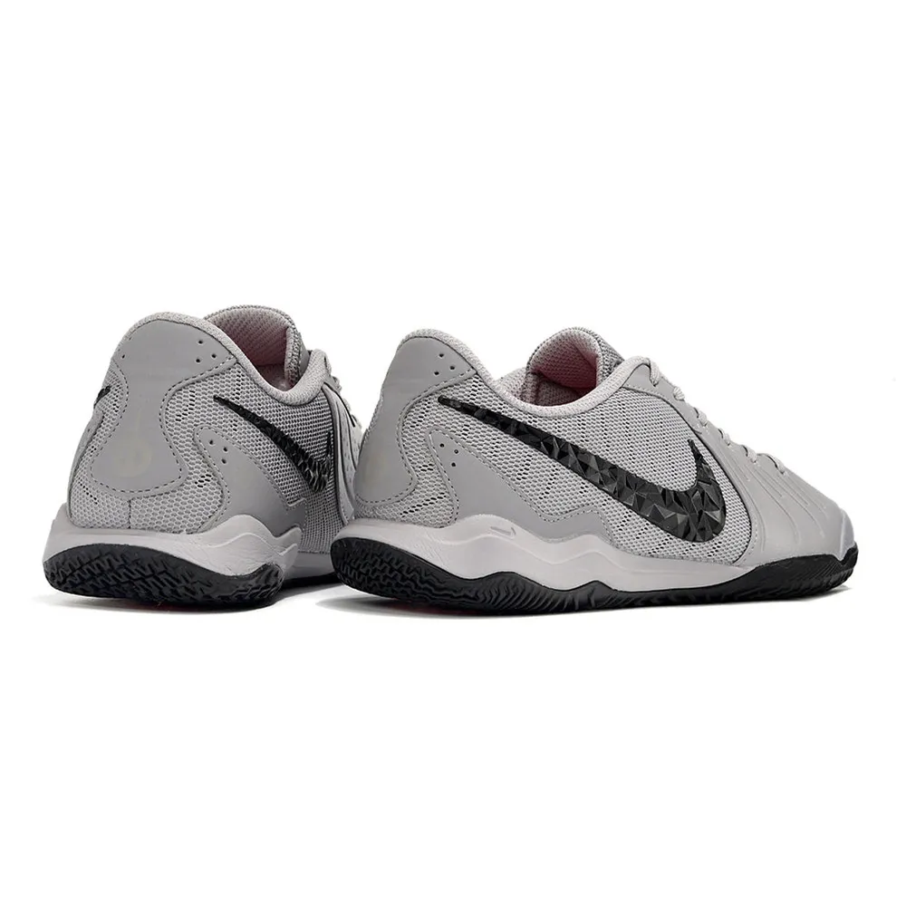 Chuteira Nike Tiempo Legend 10 IC | Prata e Preto Desempenho