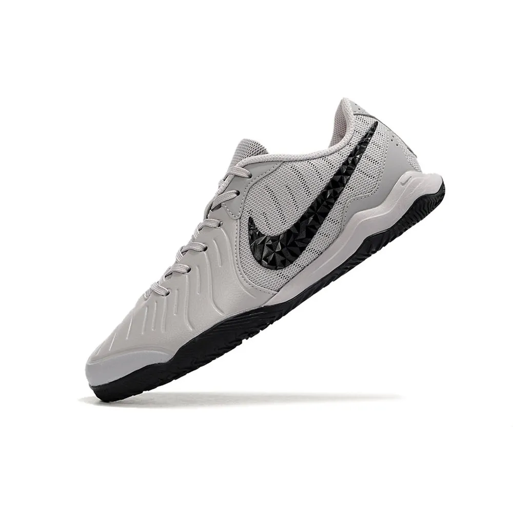 Chuteira Nike Tiempo Legend 10 IC | Prata e Preto Desempenho
