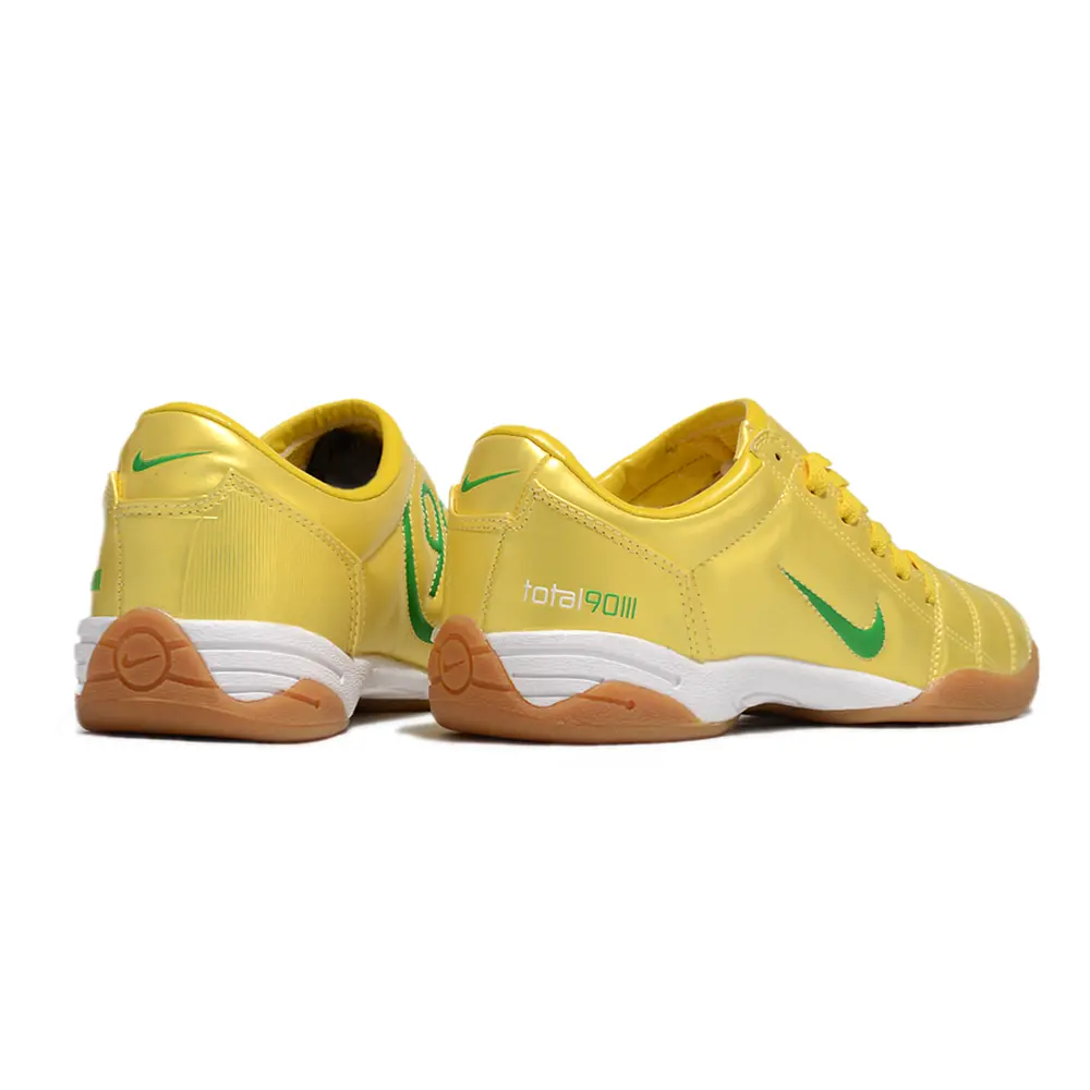 Chuteira Nike Total 90 IC Dourada | Precisão e Estilo