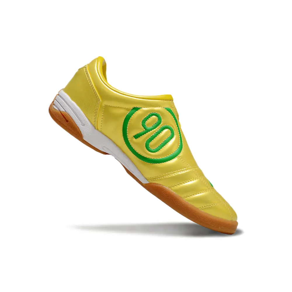 Chuteira Nike Total 90 IC Dourada | Precisão e Estilo