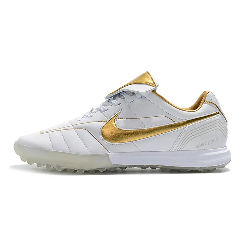 Chuteira Nike Retrô | Estilo e Desempenho