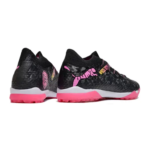 Chuteira Society Puma Future 7 TF Preta e Rosa