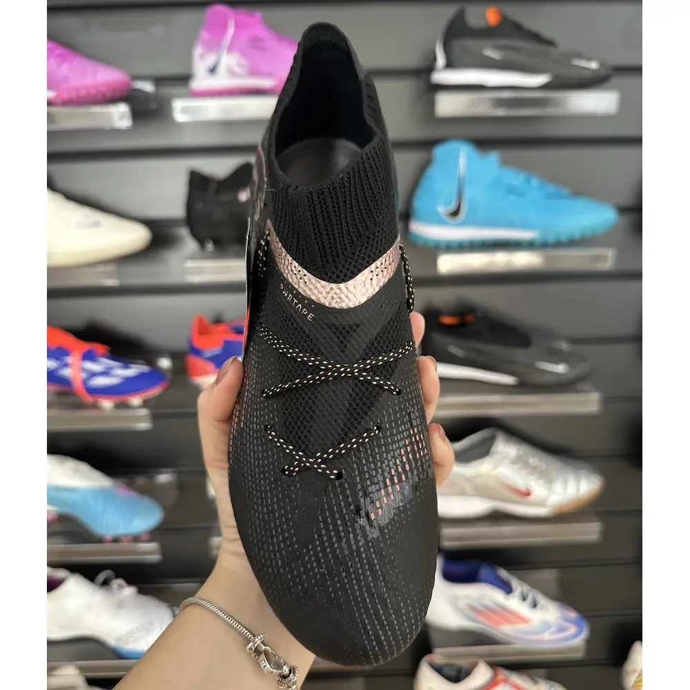 Chuteira Campo Puma Future 7 | Preta e Bronze