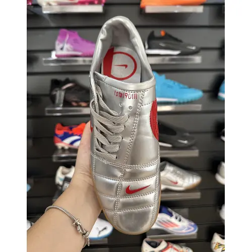 Chuteira Society Nike Total 90 TF Prata e Vermelho - Pronta Entrega