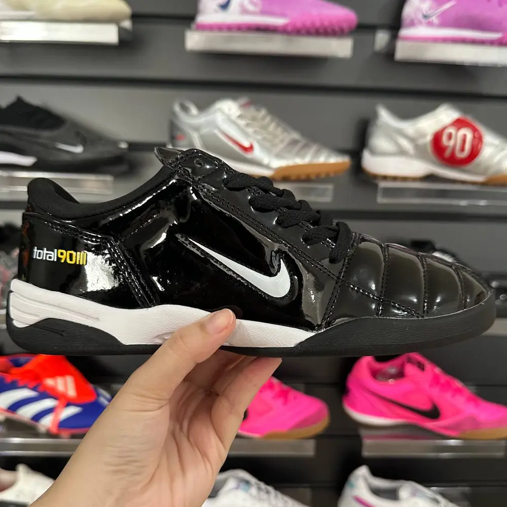 Chuteira Futsal Nike Total 90 IC Preta e Branca - Pronta Entrega