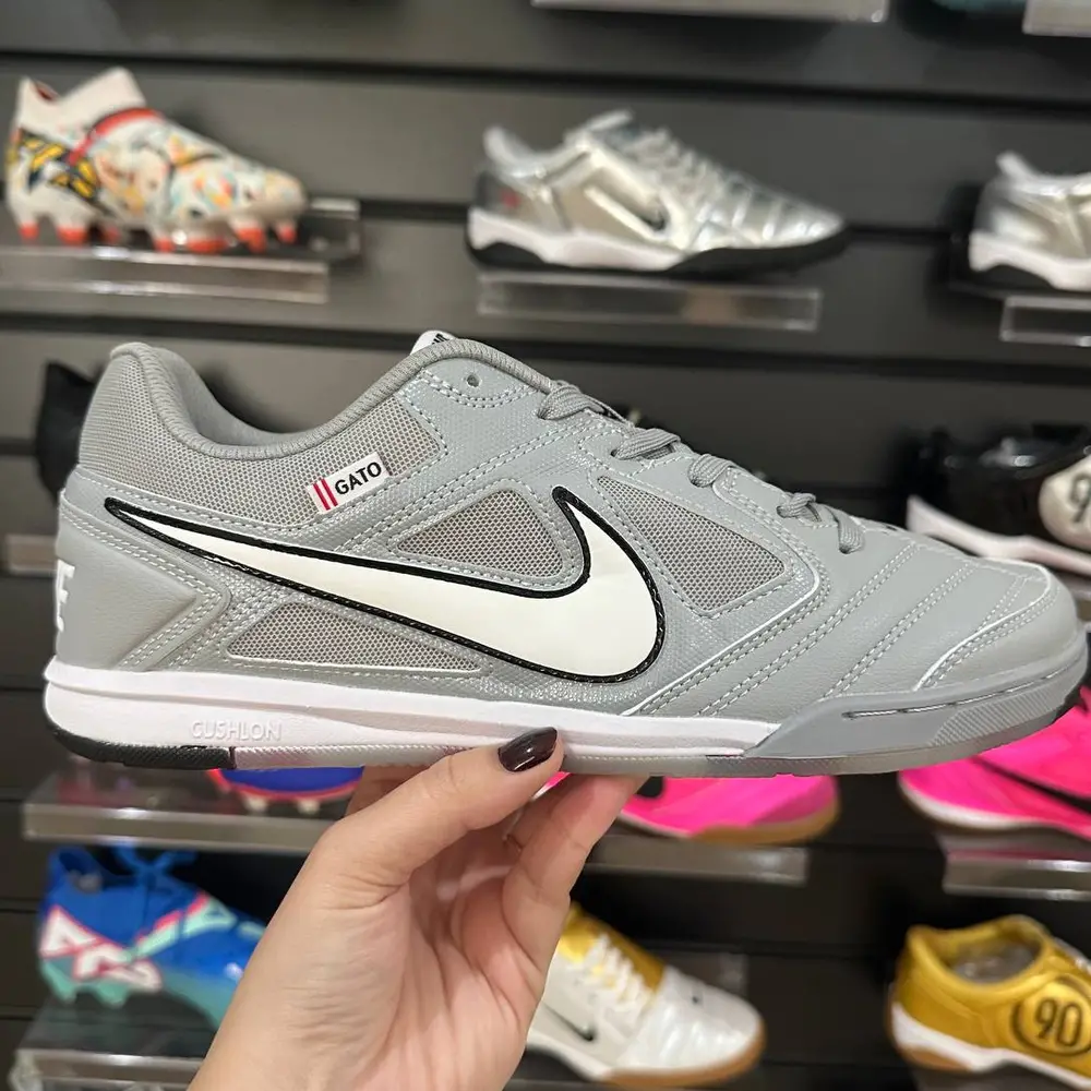 Chuteira Futsal Nike Supreme SB Gato IC Cinza - Pronta Entrega