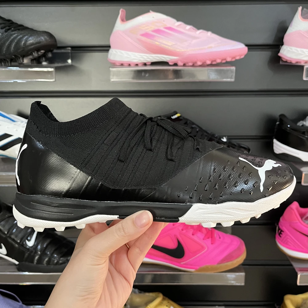 Chuteira Society Puma Future Z TF Preta e Branca - Pronta Entrega
