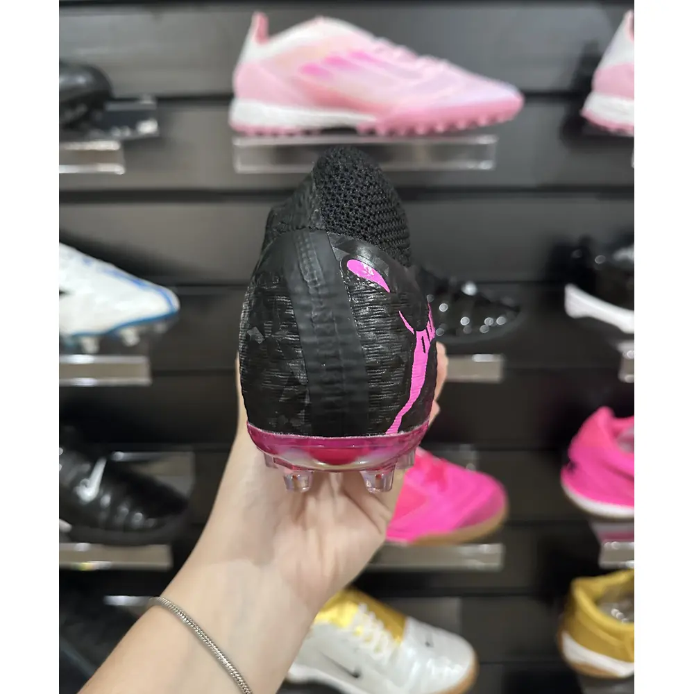 Chuteira Society Puma Future 7 MG Preta e Rosa - Pronta Entrega