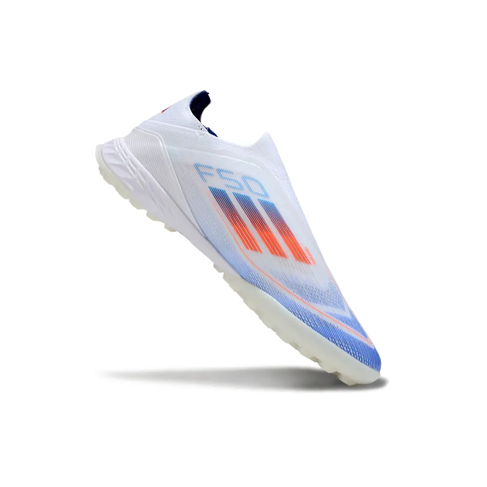 Chuteira Society Adidas | Leveza e velocidade