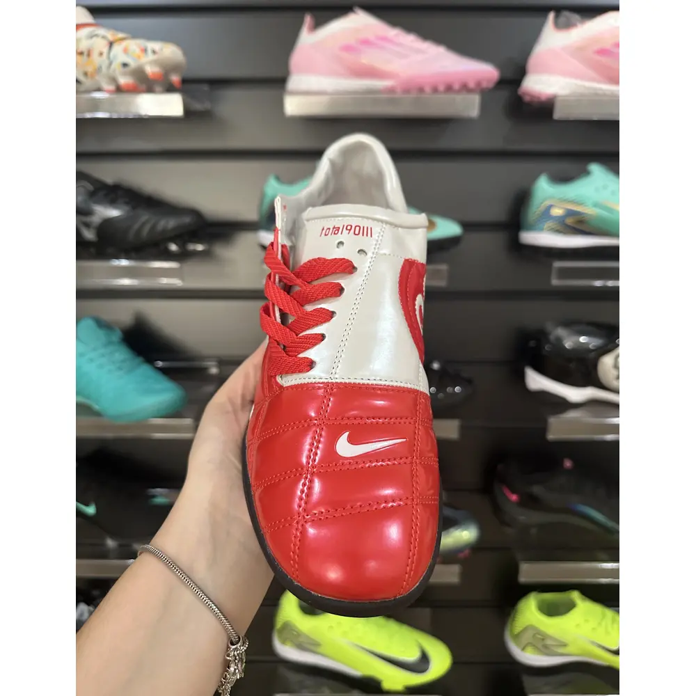 Chuteira Society Nike Total 90 TF Vermelha e Branco - Pronta Entrega