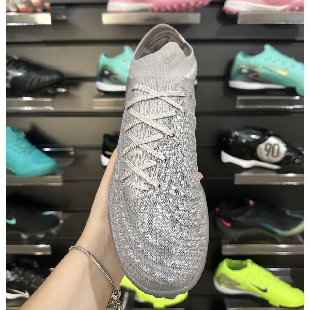 Chuteira Society Nike Phantom GX 2 Elite TF | Cinza e Preta