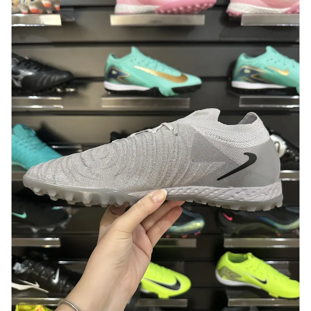 Chuteira Society Nike Phantom GX 2 Elite TF | Cinza e Preta