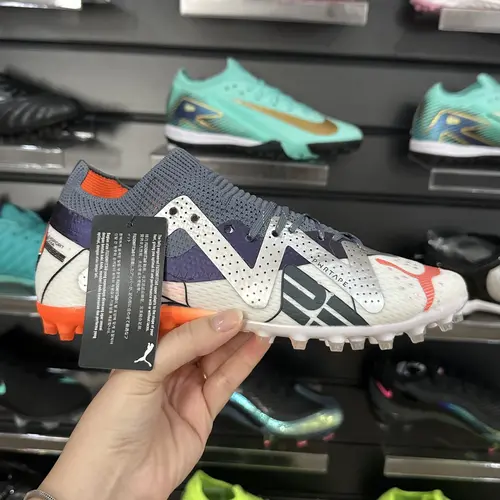 Chuteira Society Puma Future Ultimate MG Branca, Cinza e Laranja - Pronta Entrega