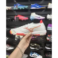 Chuteira Society Mizuno Morelia Neo Beta TF Branca e Vermelha - imagem 3