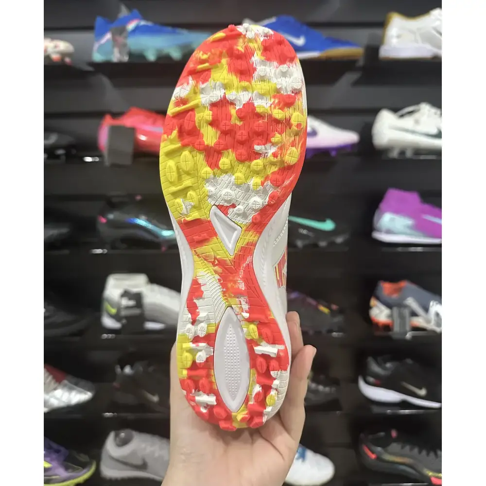 Chuteira Society Mizuno Morelia Neo Beta TF Branca e Vermelha