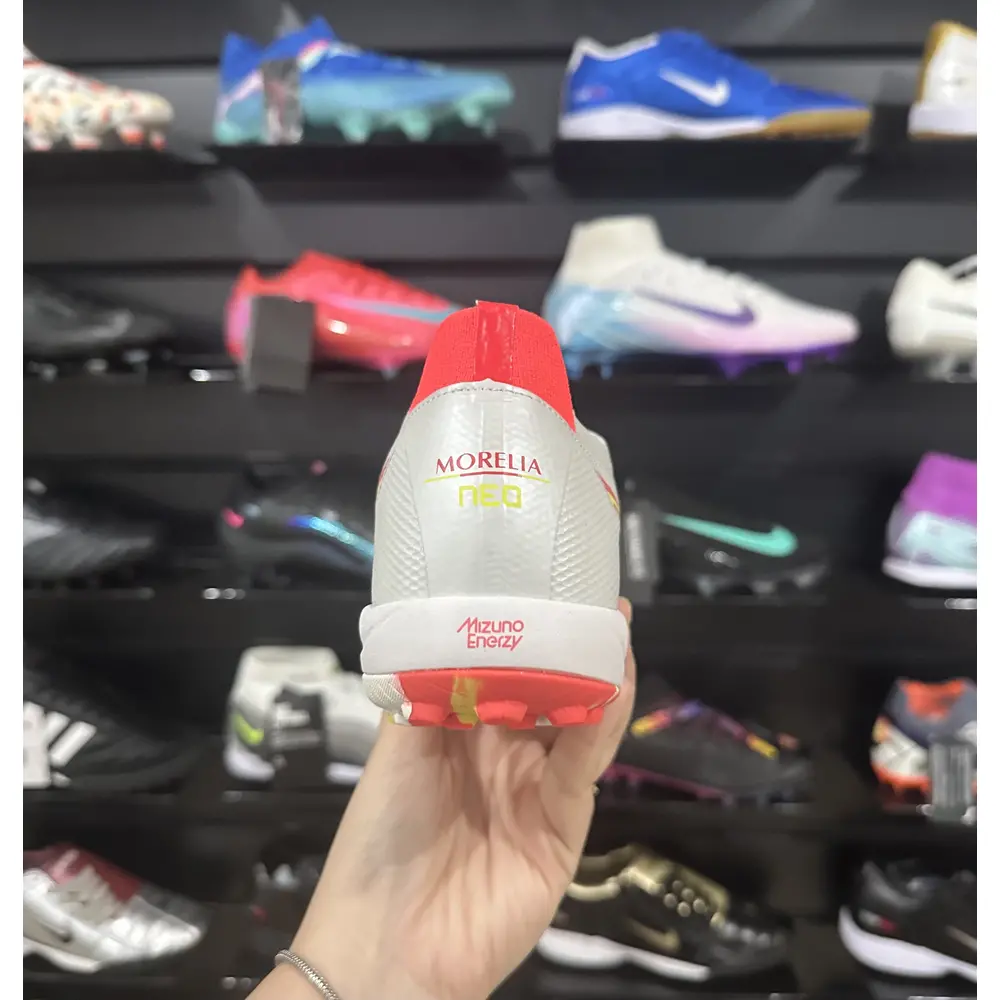 Chuteira Society Mizuno Morelia Neo Beta TF Branca e Vermelha - Pronta Entrega