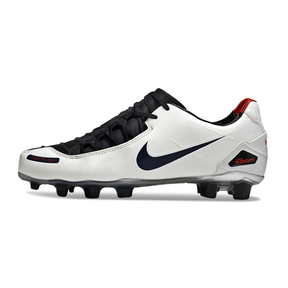 Chuteira Campo Nike Total 90 Laser FG Branca e Preta