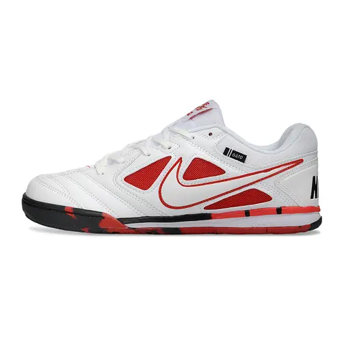 Chuteira Futsal Supreme x Nike SB Gato IC Branco, Vermelho e Preto