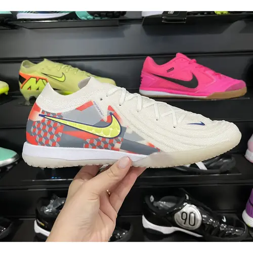 Chuteira Futsal Nike Phantom GX 2 Elite IC Branca, Cinza e Vermelho - Pronta Entrega