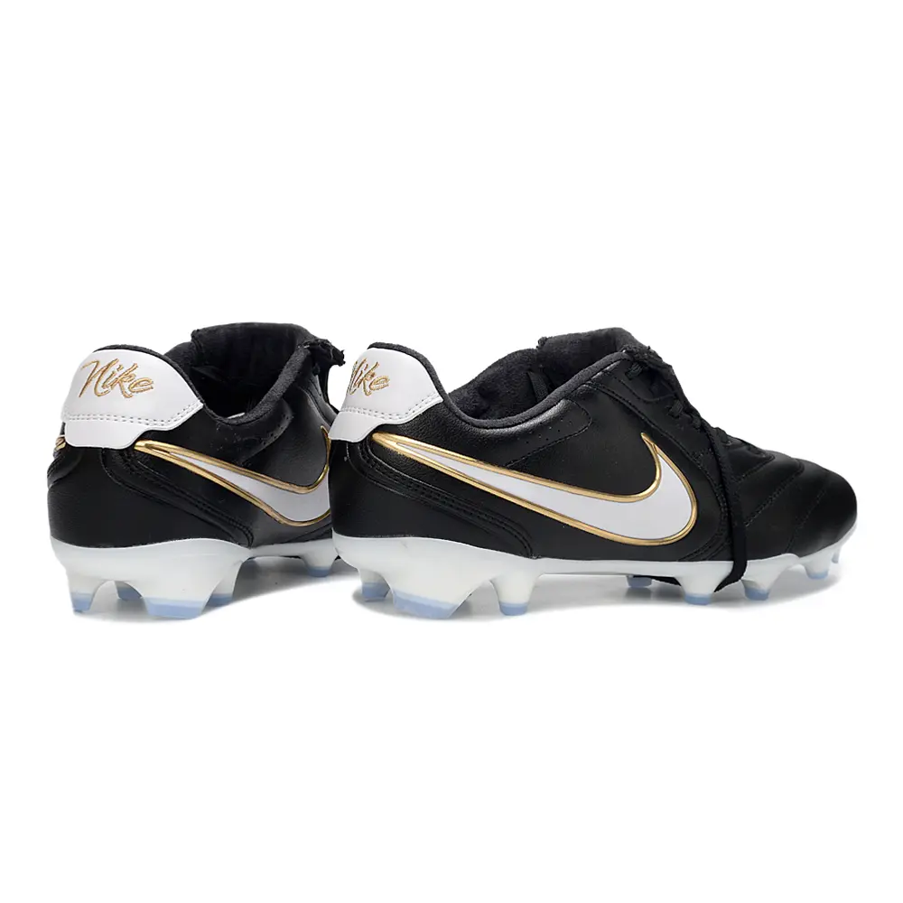 Chuteira Campo Nike Tiempo Ligera Pro FG Preto, Branco e Dourado