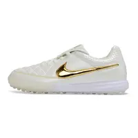Chuteira Society Nike Tiempo TF Ronaldinho Branca e Dourada - imagem 1