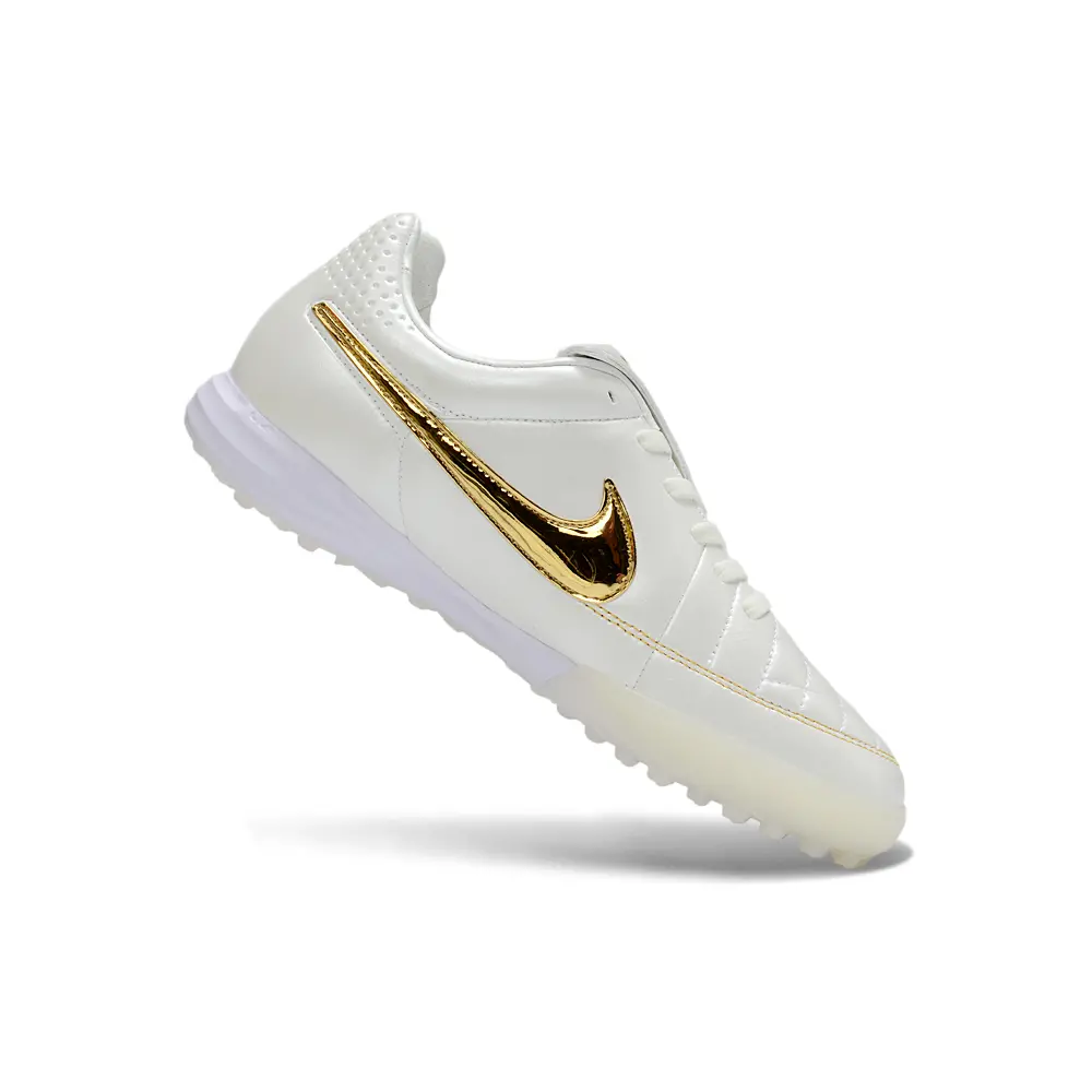 Chuteira Society Nike Tiempo TF Ronaldinho Branca e Dourada