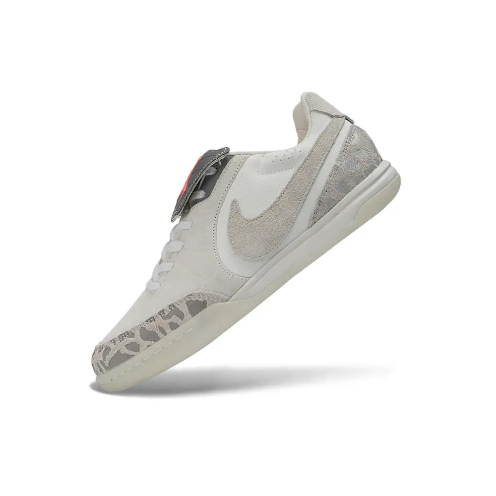 Chuteira Futsal Nike Tiempo Street Gato IC Bege e Cinza