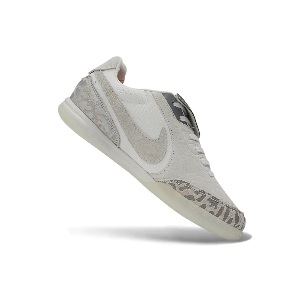 Chuteira Futsal Nike Tiempo Street Gato IC Bege e Cinza