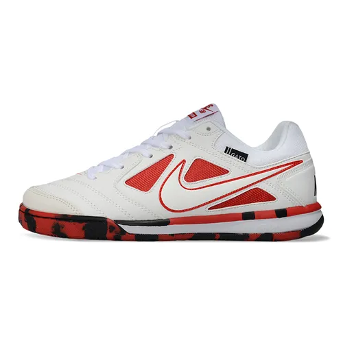 Chuteira Futsal Supreme x Nike SB Gato IC Branco, Vermelho e Preto