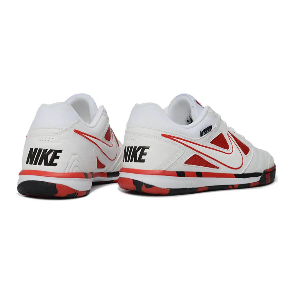 Chuteira Futsal Supreme x Nike SB Gato IC Branco, Vermelho e Preto