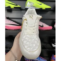 Chuteira Society Nike Tiempo TF Ronaldinho Branca e Dourada - Pronta Entrega - imagem 2